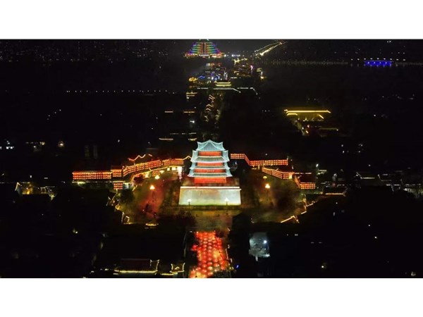 在一起，會(huì)發(fā)光丨2022聊城水上古城幻光新春游園會(huì)1月1日盛大開啟?。?！